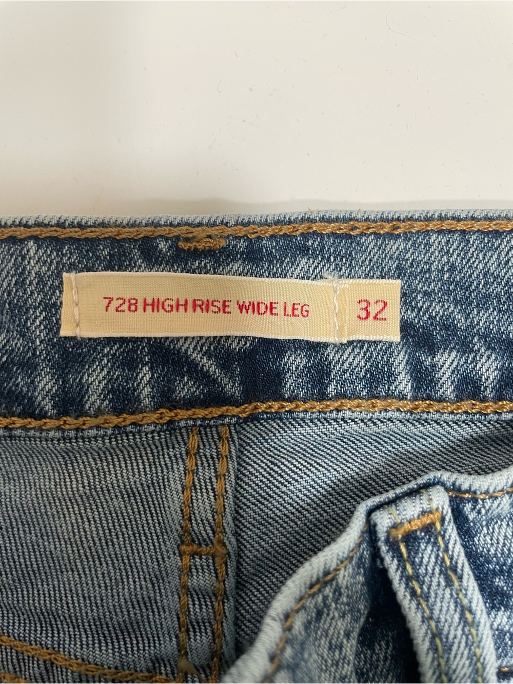 NWT Levi’s 728 High-Rise Wide Leg Jean - Picture 2 of 8